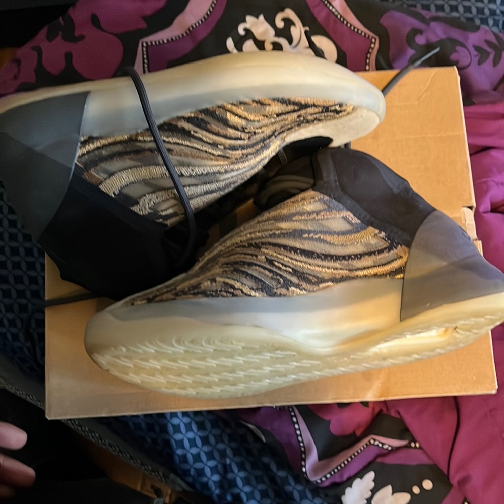Barely Worn Ye QNTM I really wanted Bought and only wore like 4 times